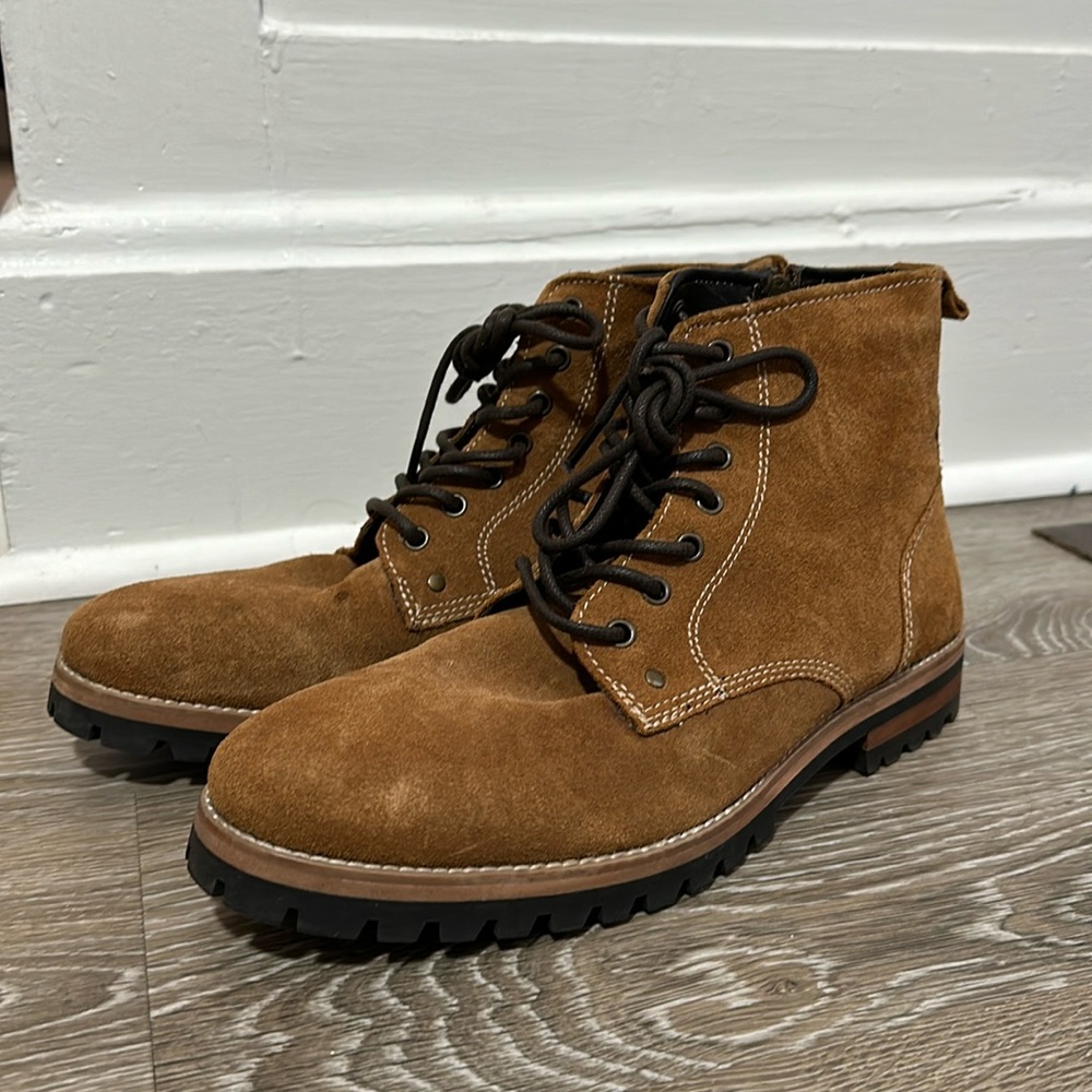 Crevo suede women’s boots sz 10